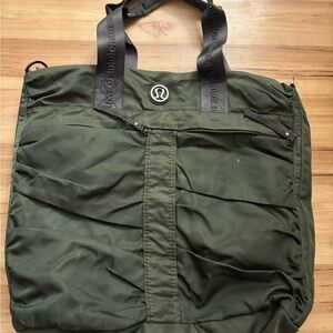 lululemon athletica bag